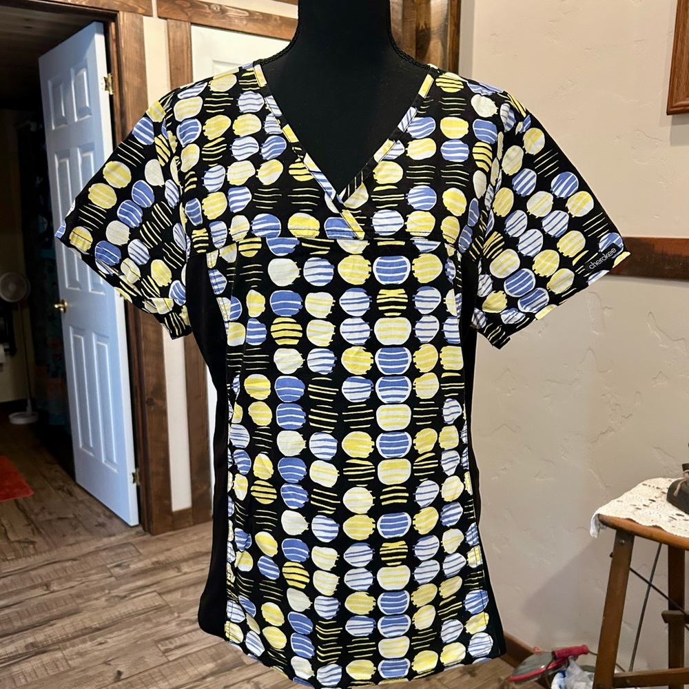 Cherokee Black Blue and Yellow Patterned Scrub Top